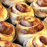 Cinnamon rolls, Valora Trade Sweden AB via Wikimedia commons.