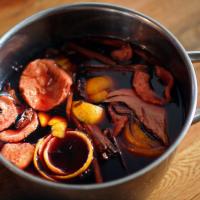 Swedish mulled wine steeping, Mr. choppers via Wikimedia commons.